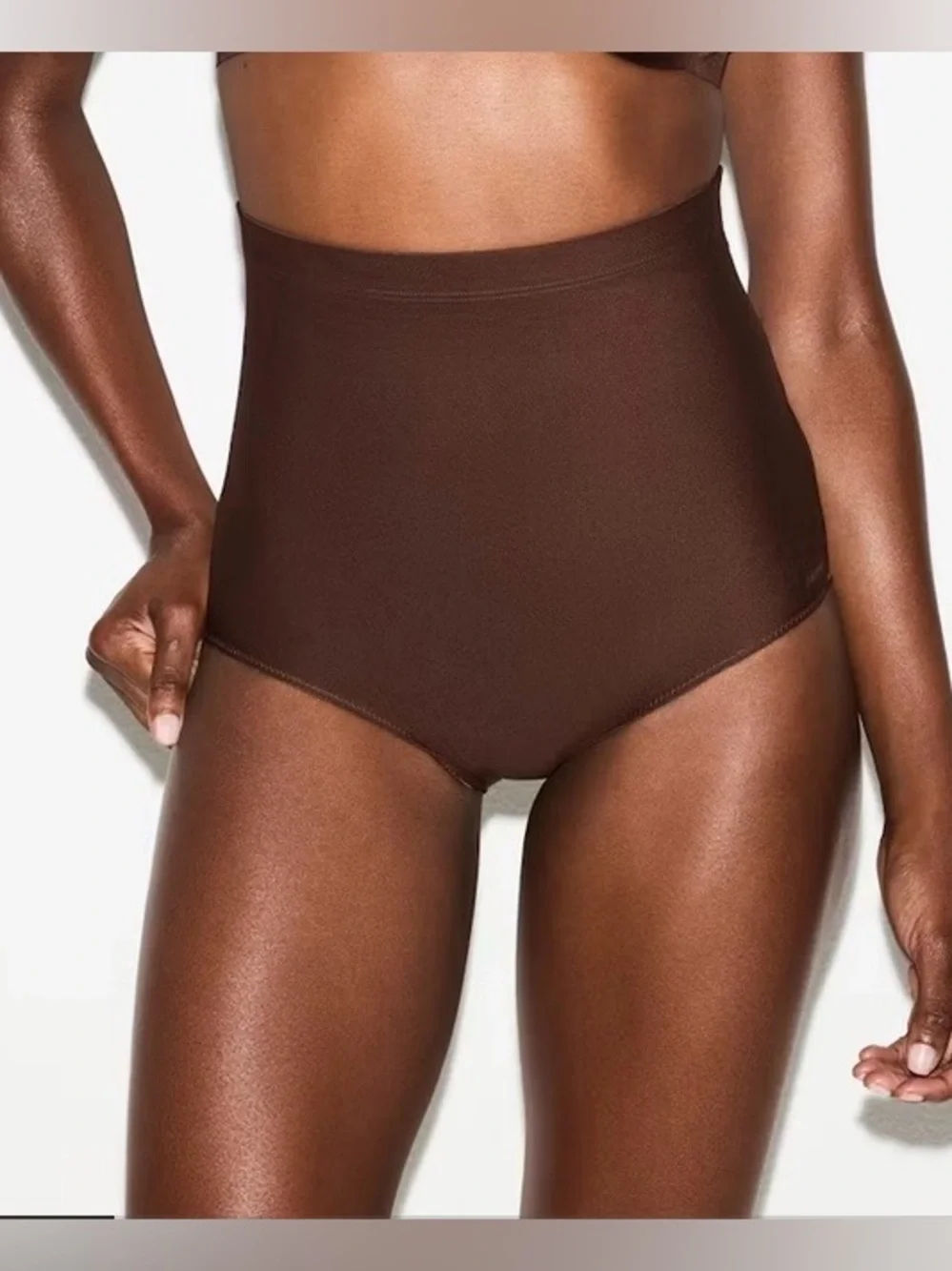 Skims Body Core Sculpt Butt Lifting Brief in Cocoa Size Small